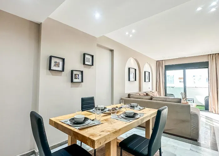 Modern 2Br With Pool Near The Beach