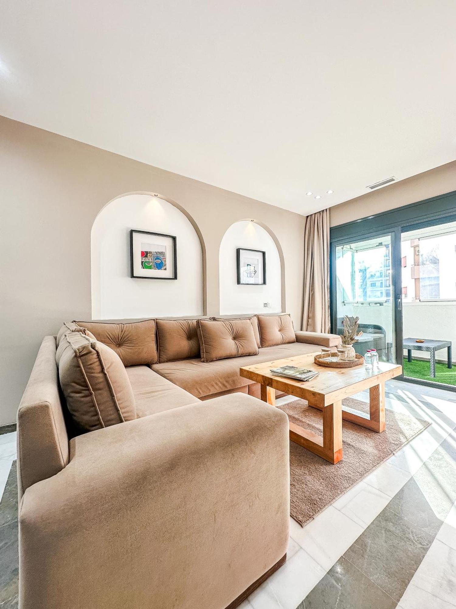 Modern 2br With Pool Near The