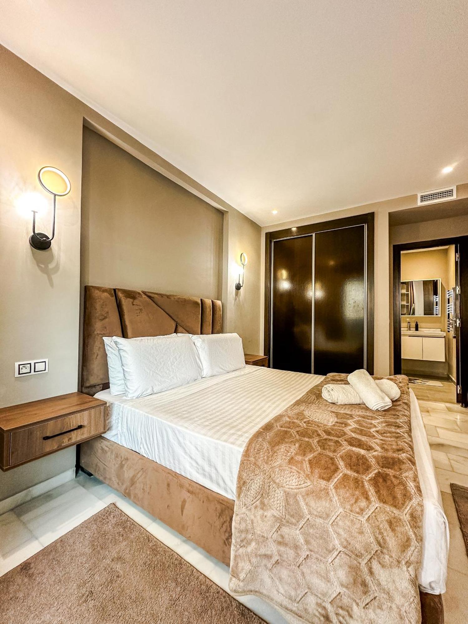 Modern 2br With Pool Near The Apartment *